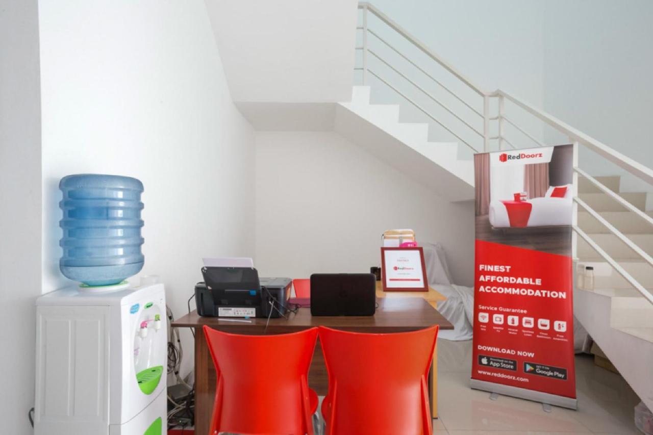 Reddoorz Syariah Near Lapangan Pancasila Simpang Lima Hostel Semarang Exterior photo