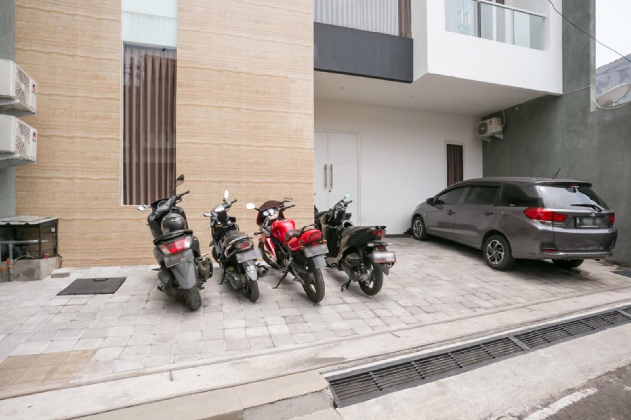 Reddoorz Syariah Near Lapangan Pancasila Simpang Lima Hostel Semarang Exterior photo